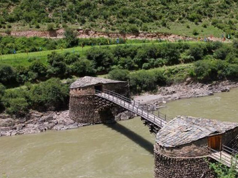 我很較牛的木橋不用一釘一鉚六百年不倒,紅軍長(zhǎng)征曾經(jīng)過